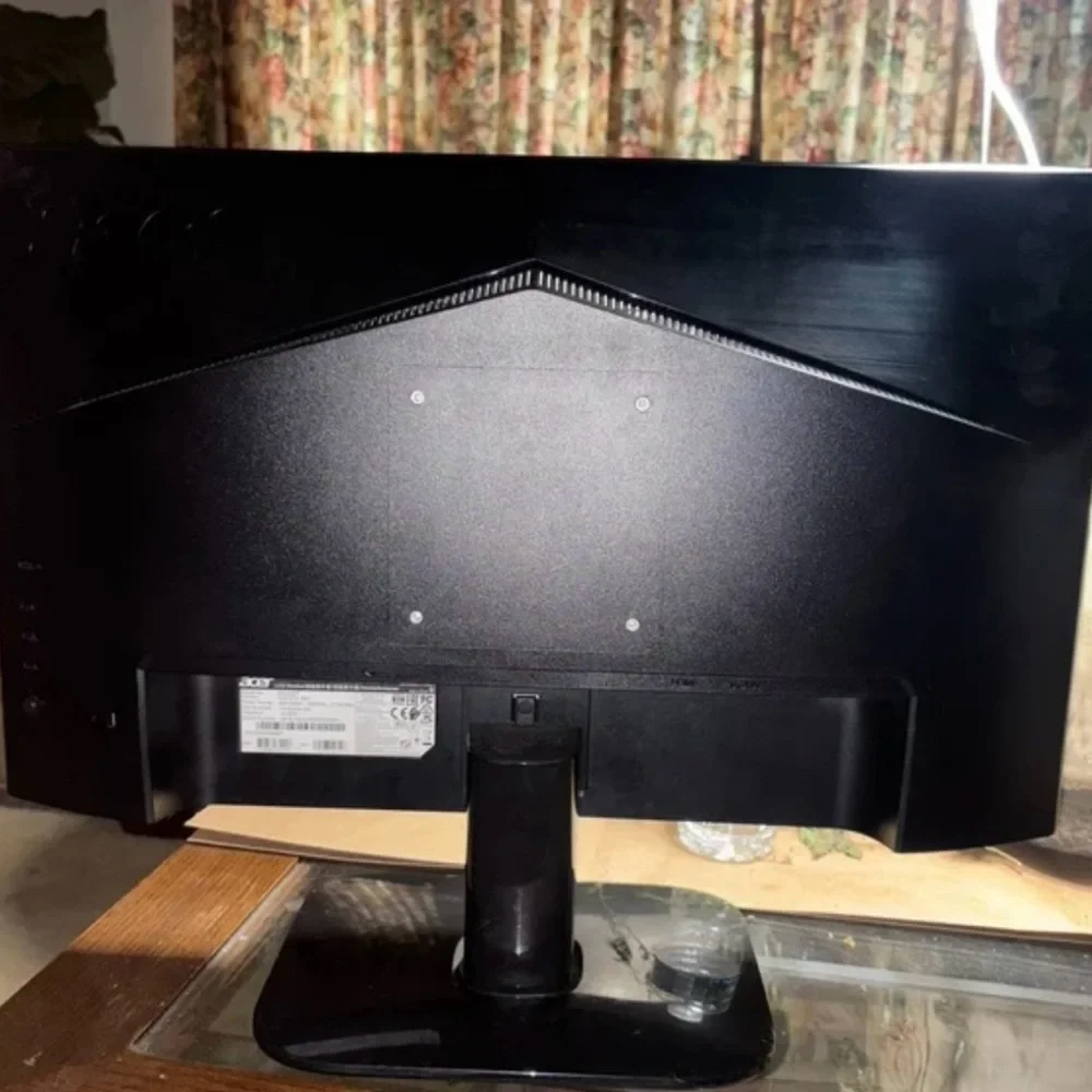 no damages no marks in good condition